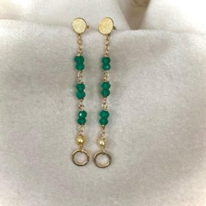 Boheme øreringe er lavet i 18K recirkuleret guld med grøn onyx facet og akoya perler.