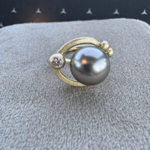 Planet ring 18K recirkuleret guld med Tahiti perle og champagne diamant
